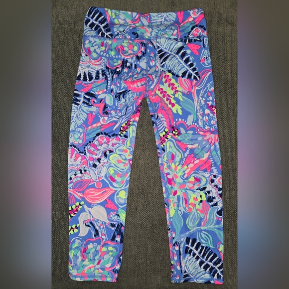 Lilly Pulitzer Women's Luxletic Fantasy Garden Cropped Pants - Picture 2 of 7